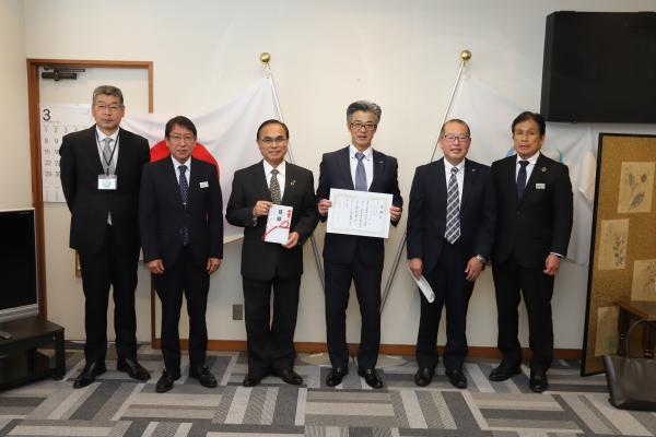 渡辺パイプ株式会社感謝状贈呈の画像