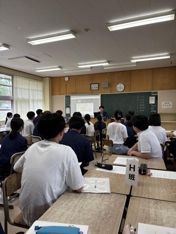 本田教授、授業風景