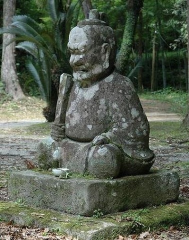 白鳥神社の随神像（呵形）