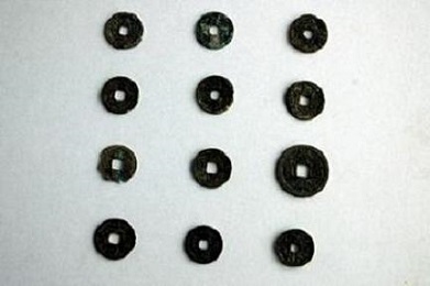 出土した古銭の画像